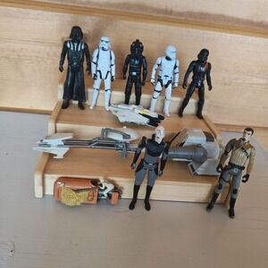 Lot of 7 Kenner 4 Inch figures with Speeder Bike